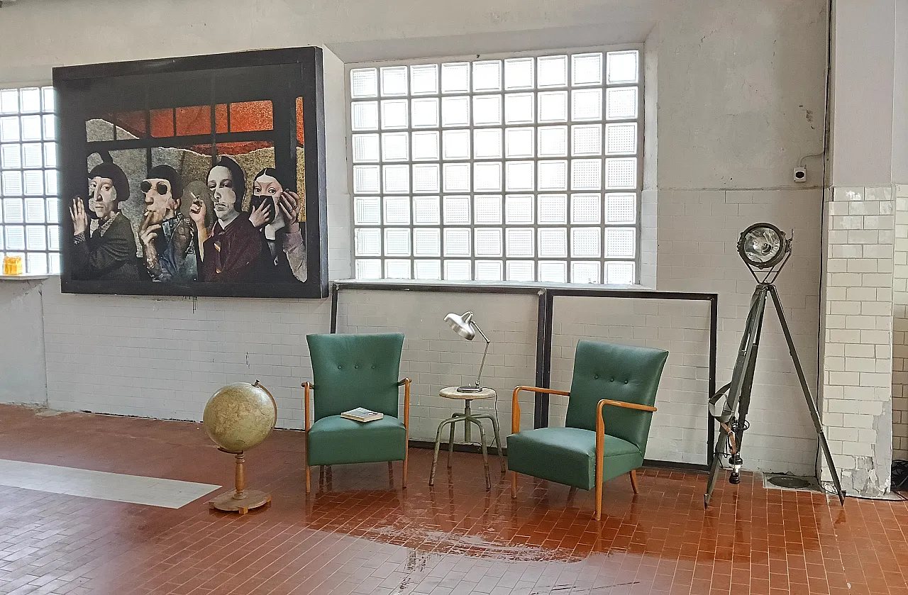 Pair of armchair 401 by Cassina walnut, calfskin, 50s 25