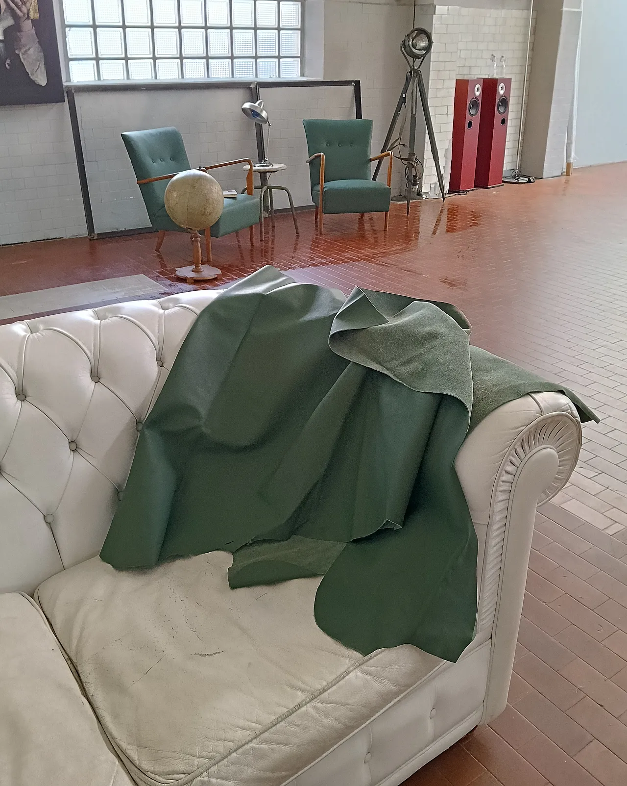 Pair of armchair 401 by Cassina walnut, calfskin, 50s 26