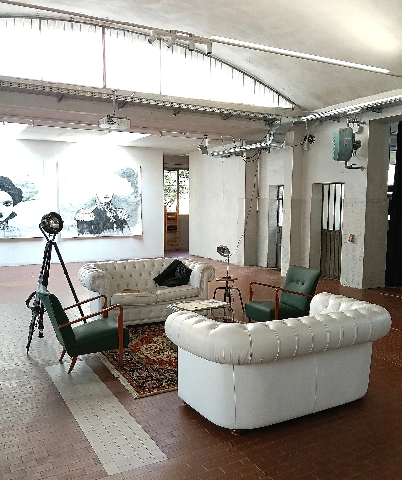 Pair of armchair 401 by Cassina walnut, calfskin, 50s 31