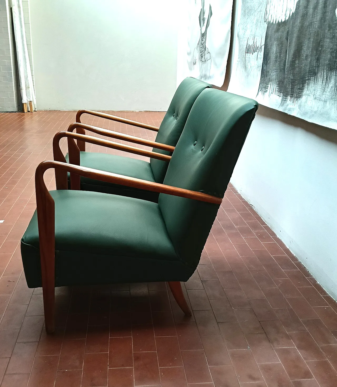 Pair of armchair 401 by Cassina walnut, calfskin, 50s 32