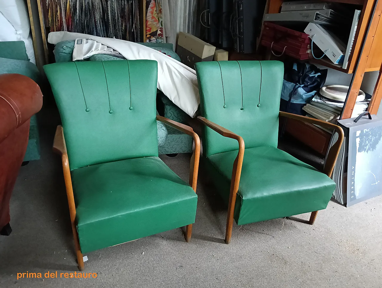 Pair of armchair 401 by Cassina walnut, calfskin, 50s 37