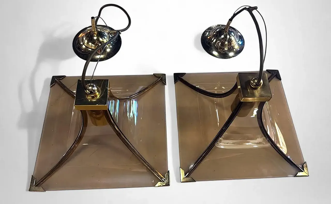 Coppia di lampadari in cristallo fumé e ottone, anni '70 2