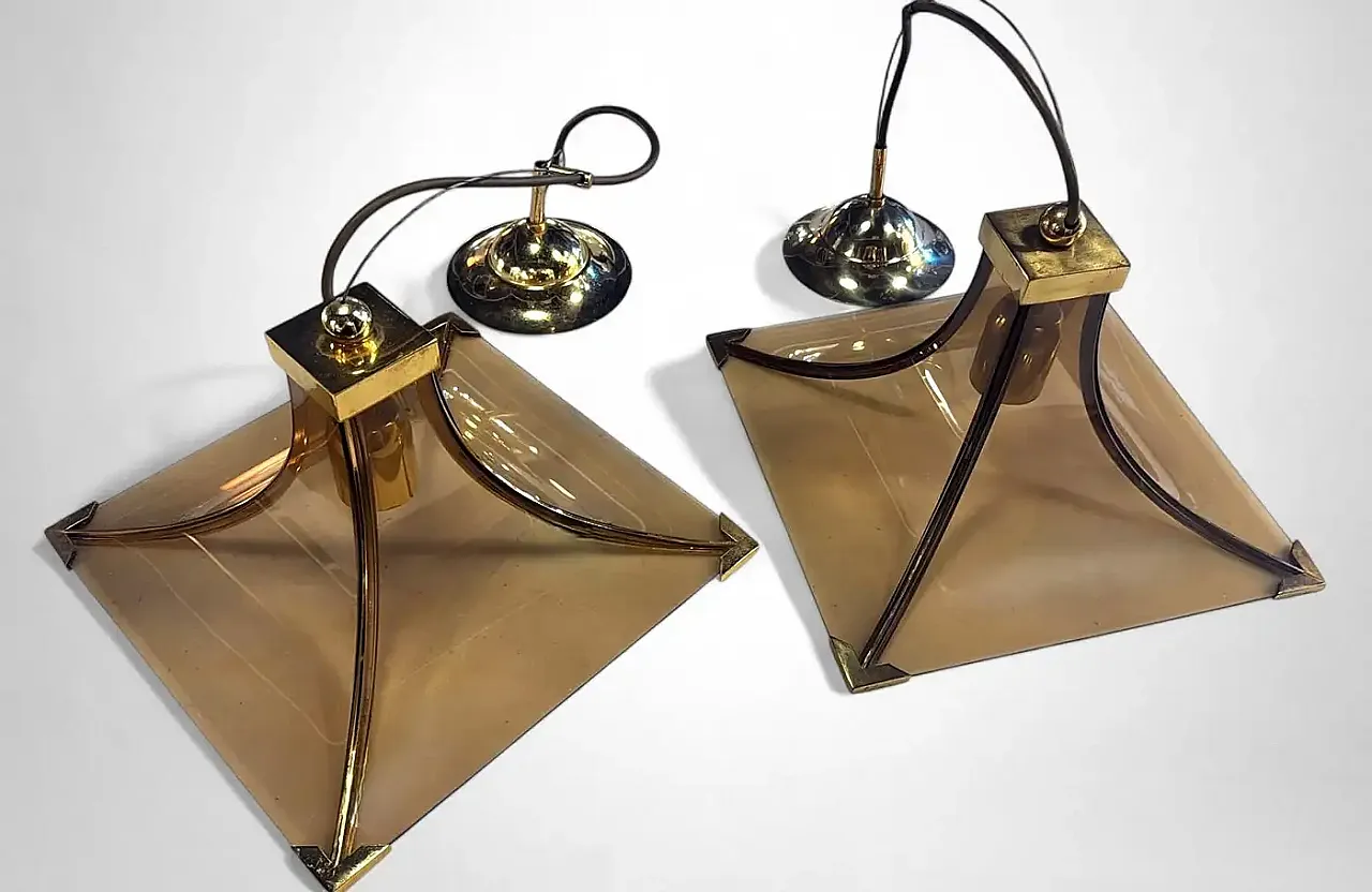 Coppia di lampadari in cristallo fumé e ottone, anni '70 3