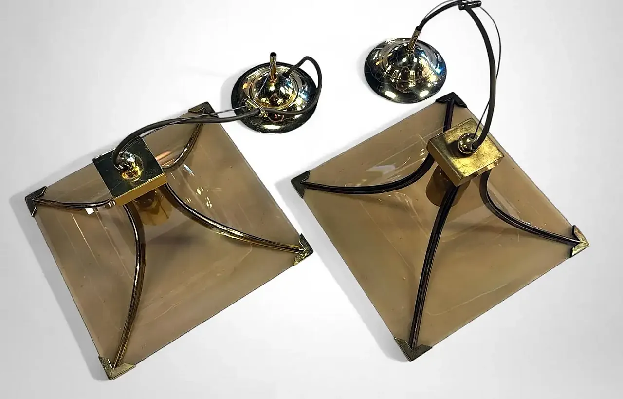 Coppia di lampadari in cristallo fumé e ottone, anni '70 6