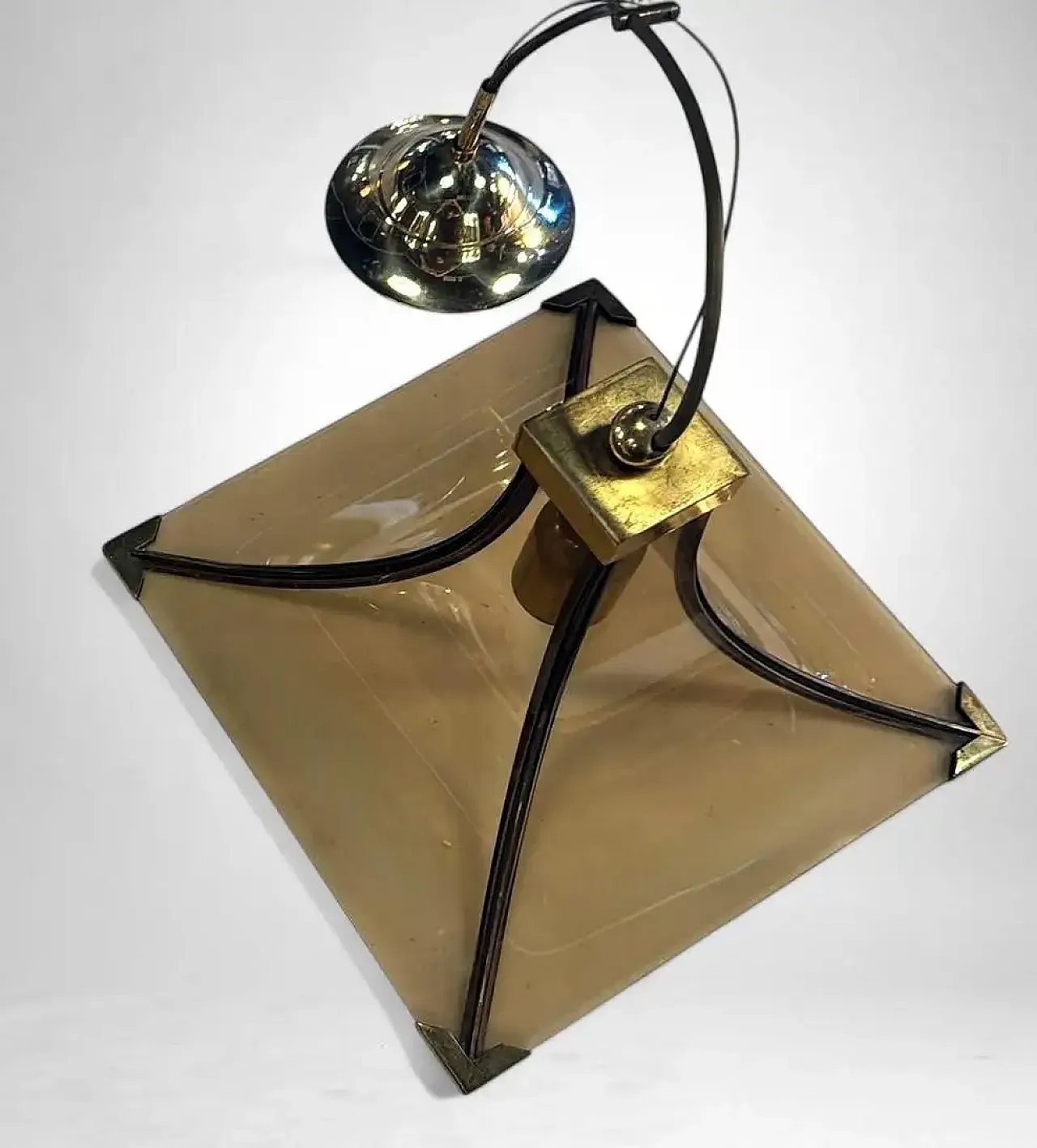 Coppia di lampadari in cristallo fumé e ottone, anni '70 7