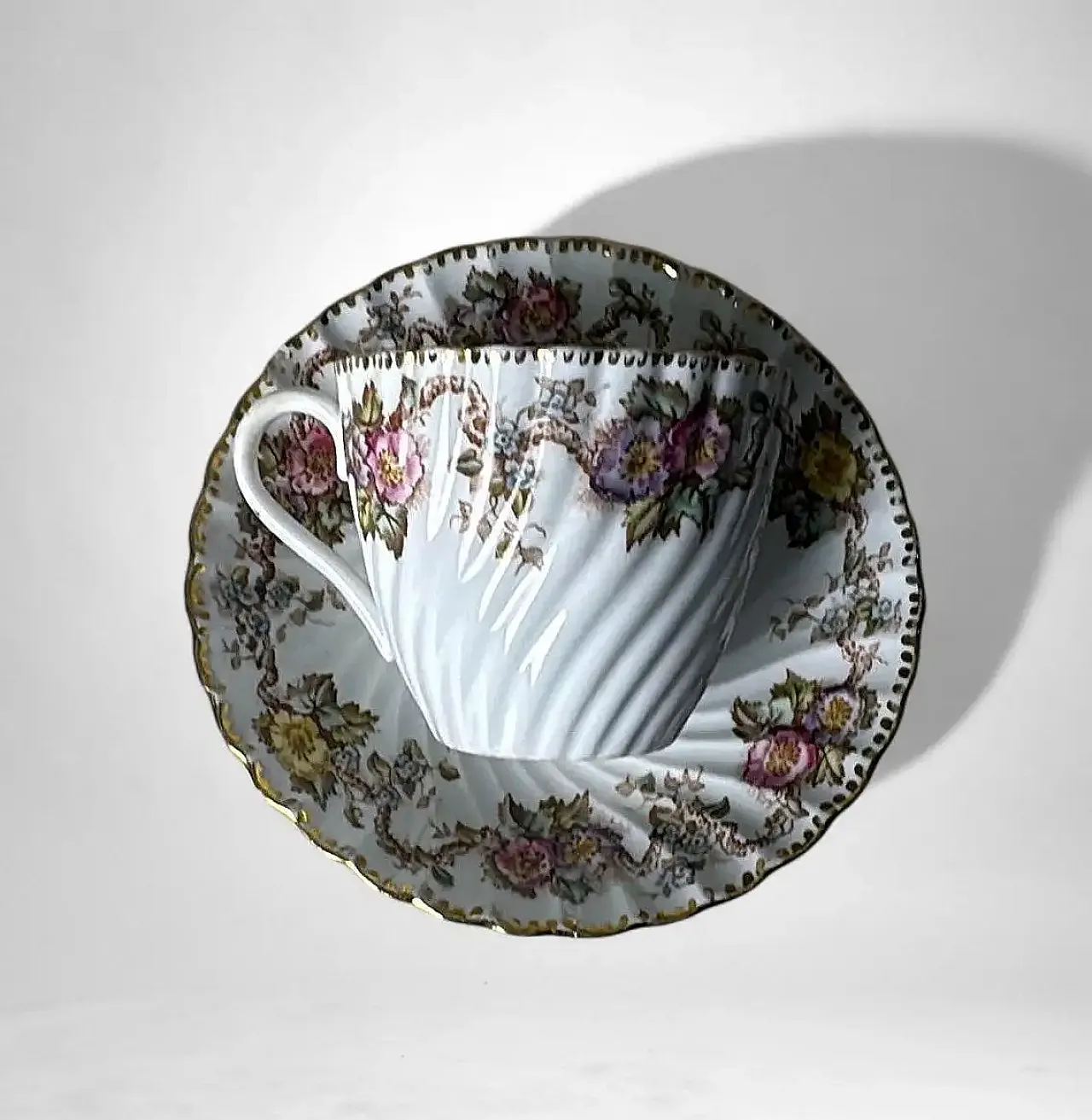 Coppia di tazze con piattini e vassoio di Staffordshire, '800 4