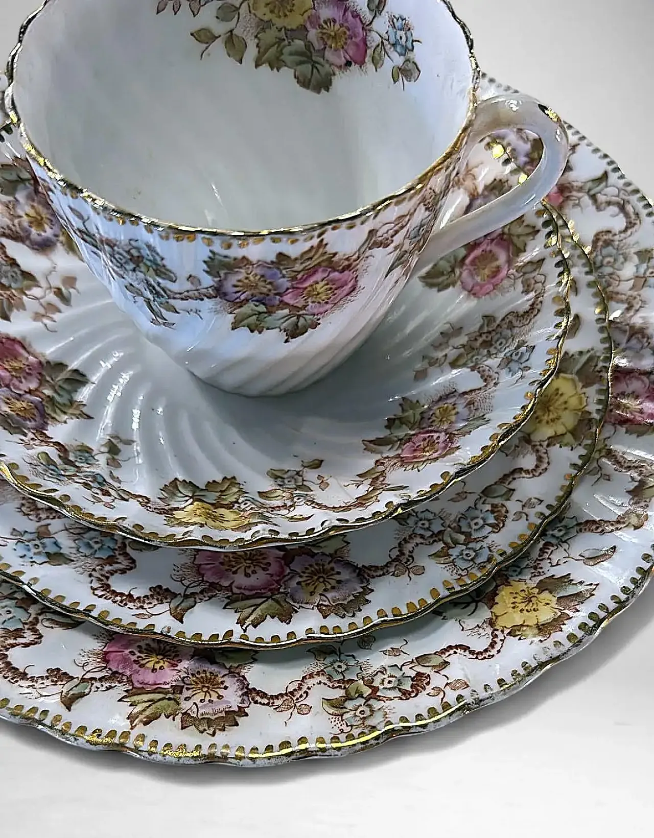 Coppia di tazze con piattini e vassoio di Staffordshire, '800 6