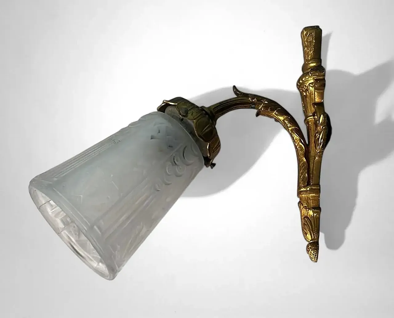 Pair of gilded bronze and cut glass wall lamps, 20th century 6