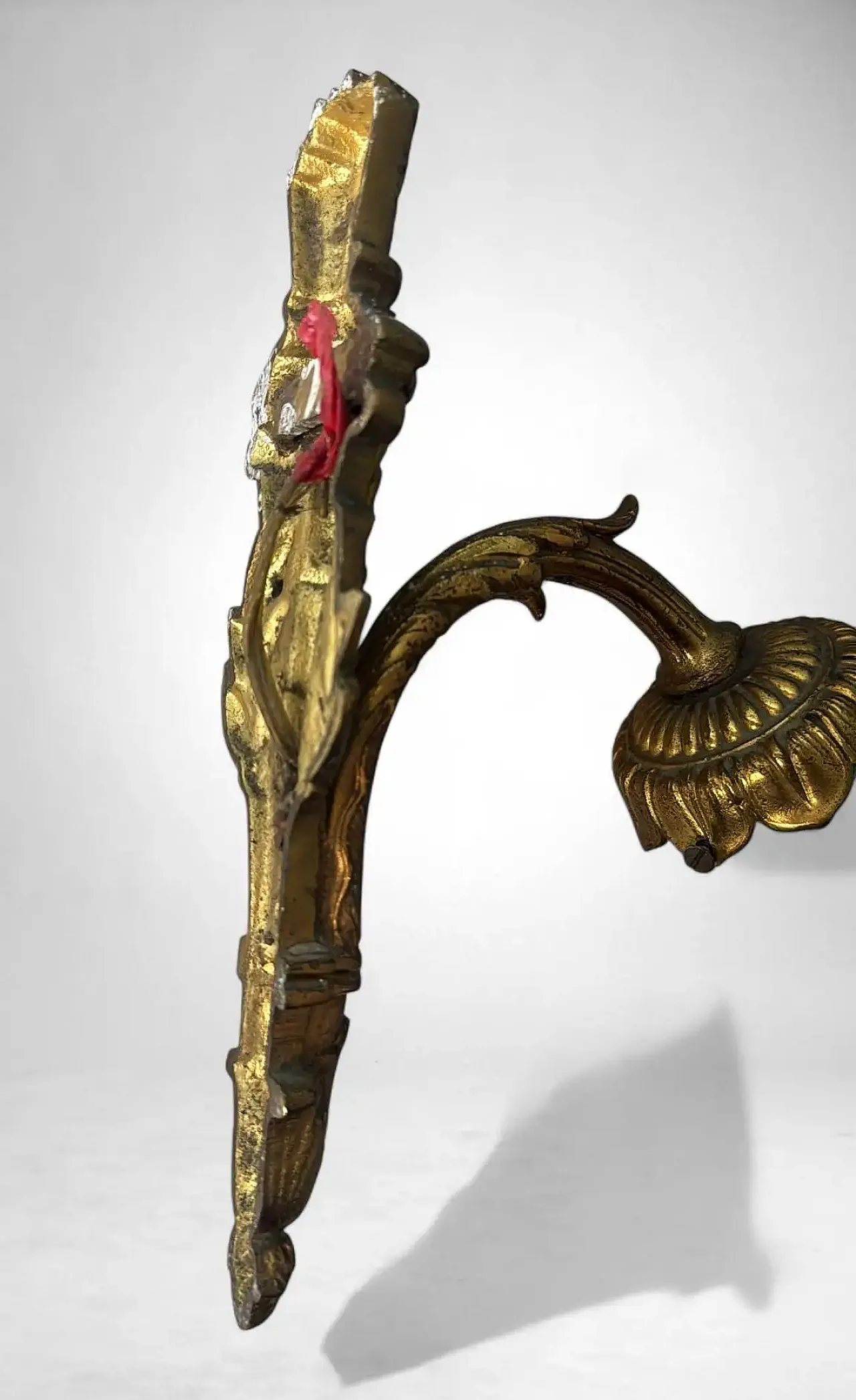 Pair of gilded bronze and cut glass wall lamps, 20th century 13