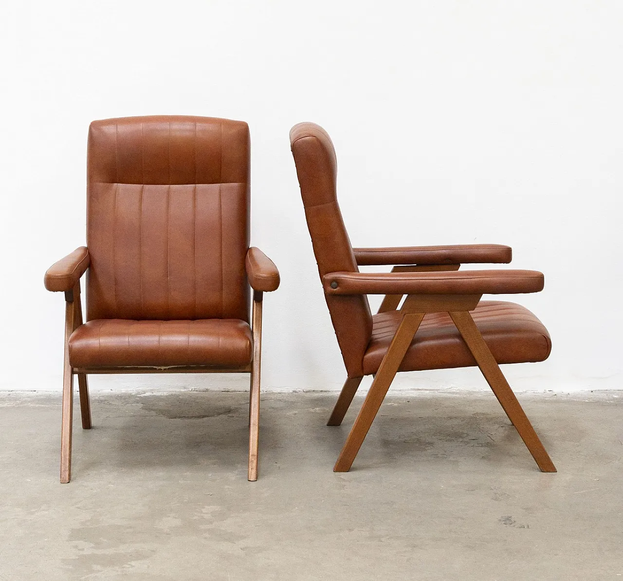 Pair of recliners from Mobilificio Valtorta, 1950s 2
