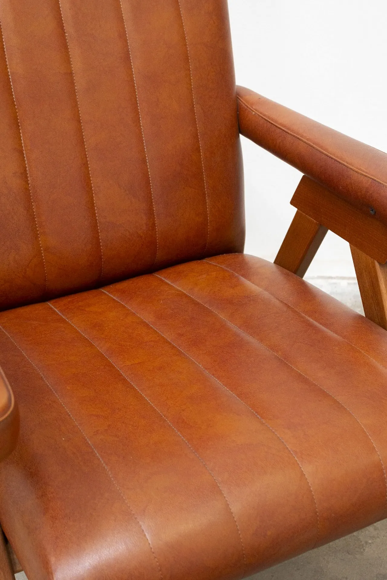 Pair of recliners from Mobilificio Valtorta, 1950s 11