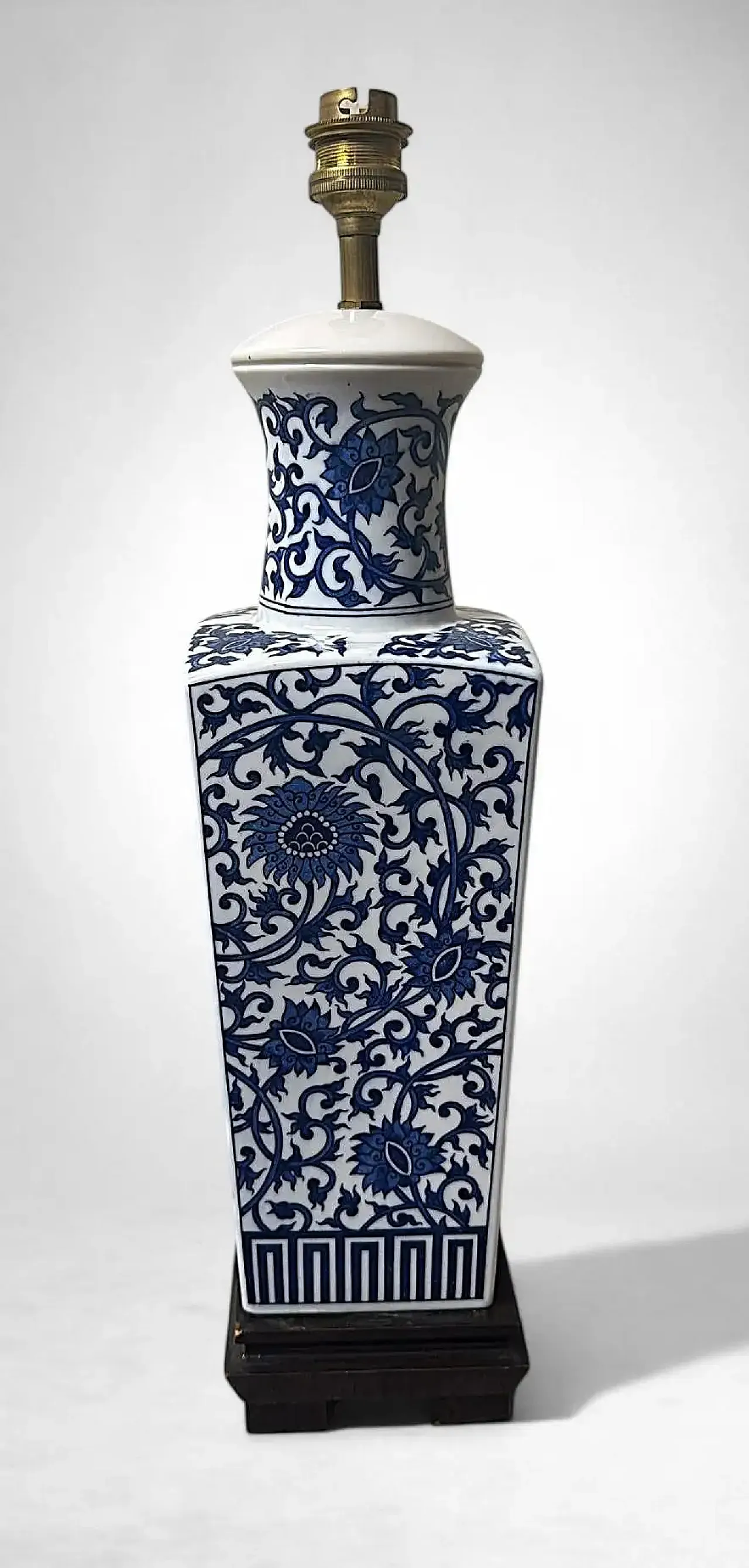 Lampada da tavolo in porcellana blu e bianca stile Jingdezhen, '900 2