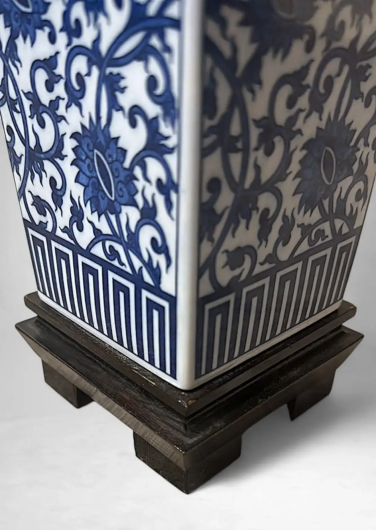 Lampada da tavolo in porcellana blu e bianca stile Jingdezhen, '900 7