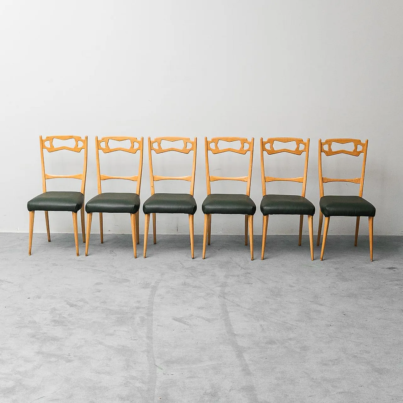 6 chairs in wood and green leather, 1960s 5