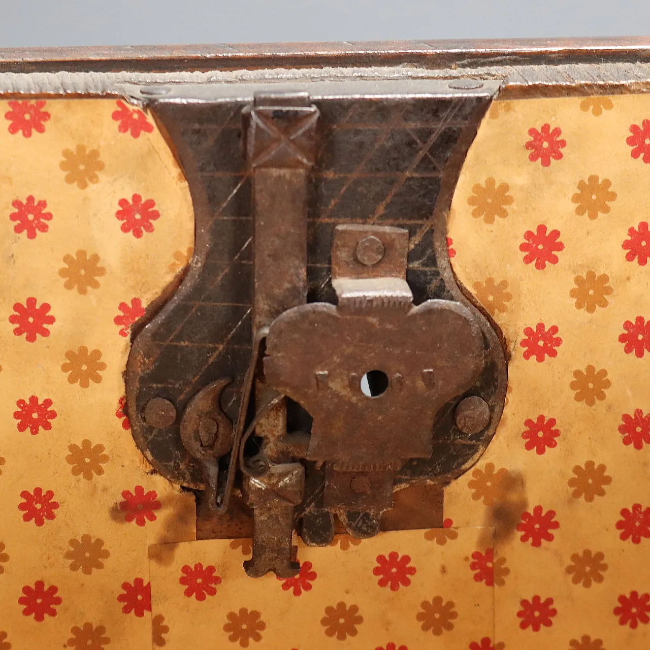 Comodino barocco in noce e abete, '600 7