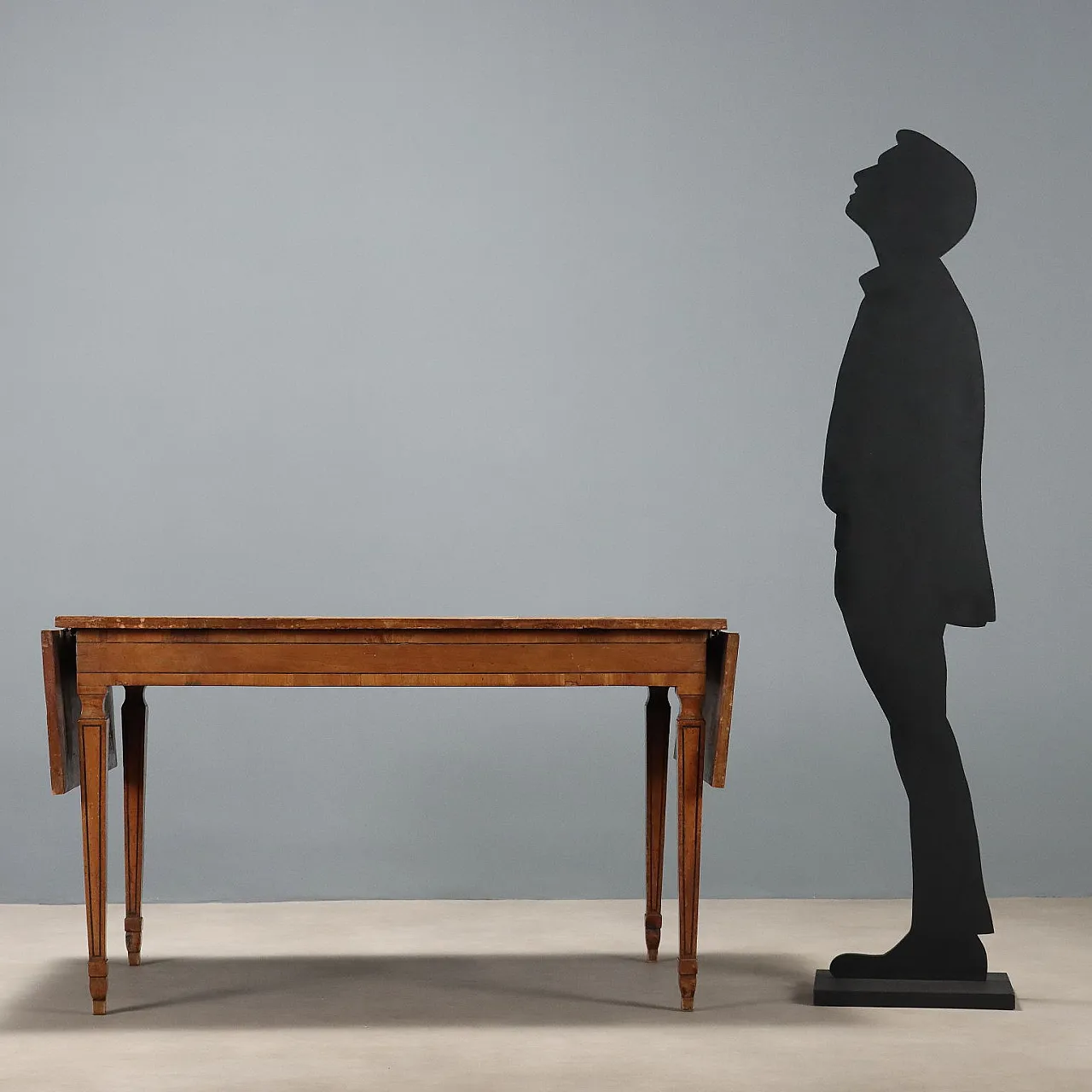 Tavolo in noce con filetti in ebano, primo '900 2