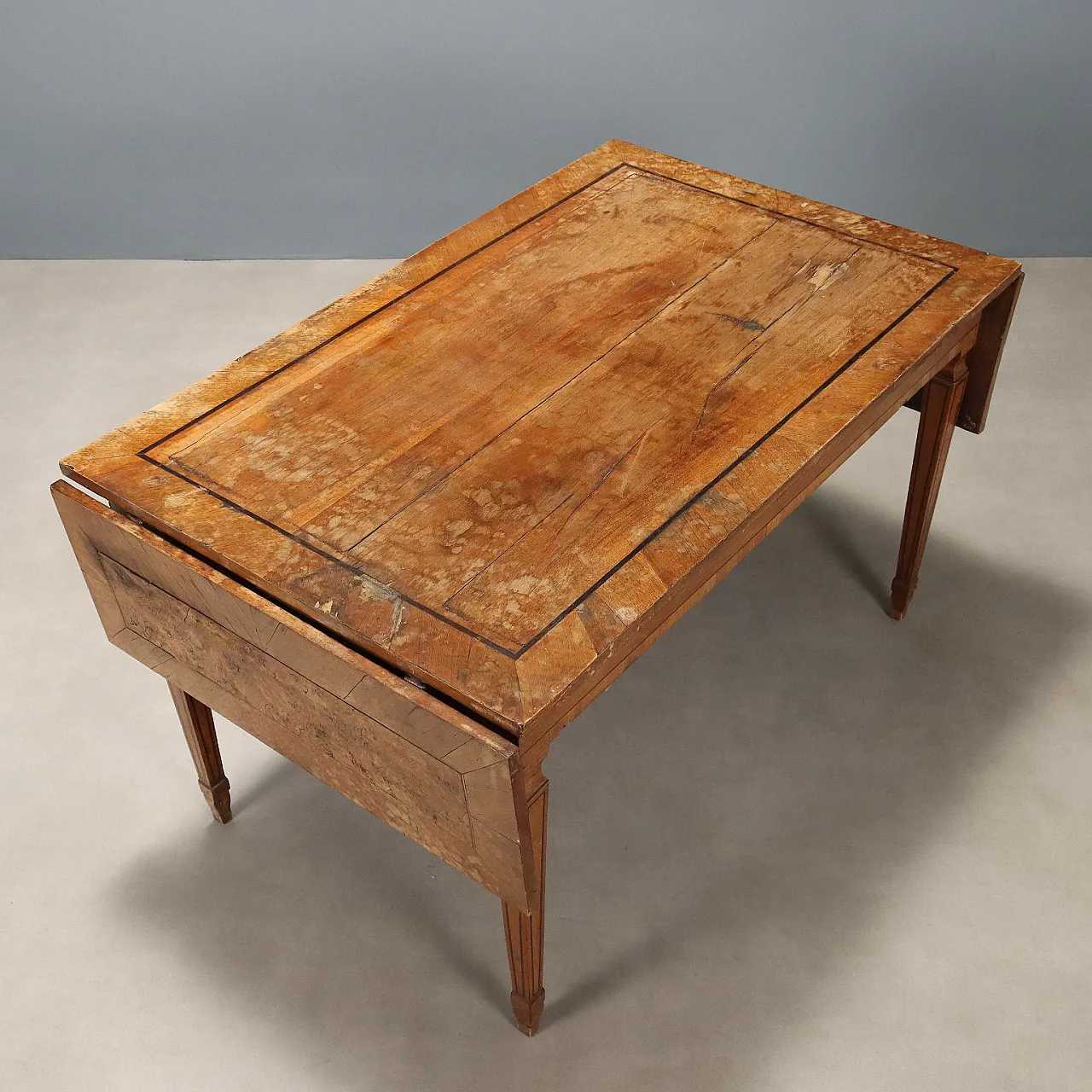 Tavolo in noce con filetti in ebano, primo '900 8