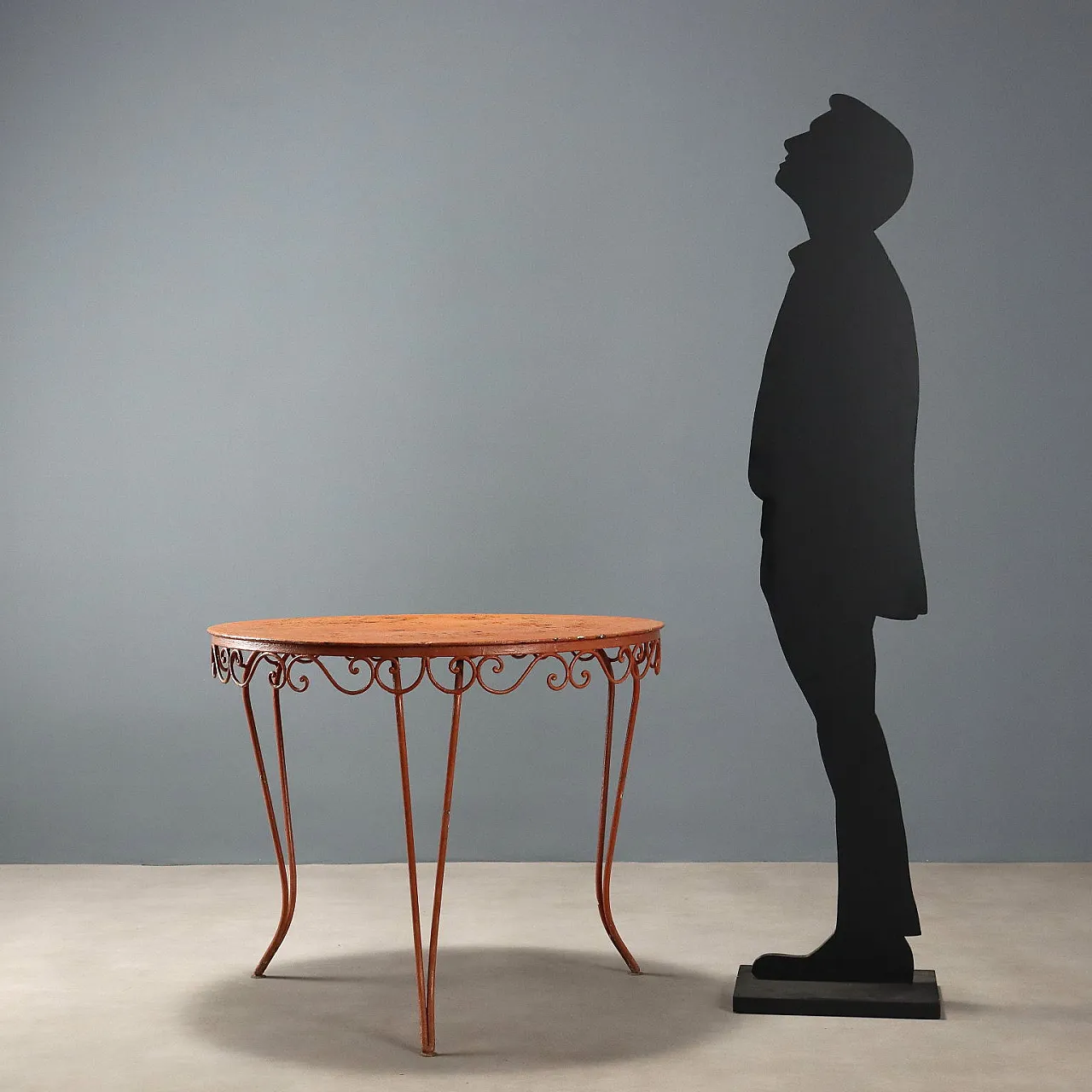 Tavolo da giardino in ferro con piano rotondo, primo '900 2