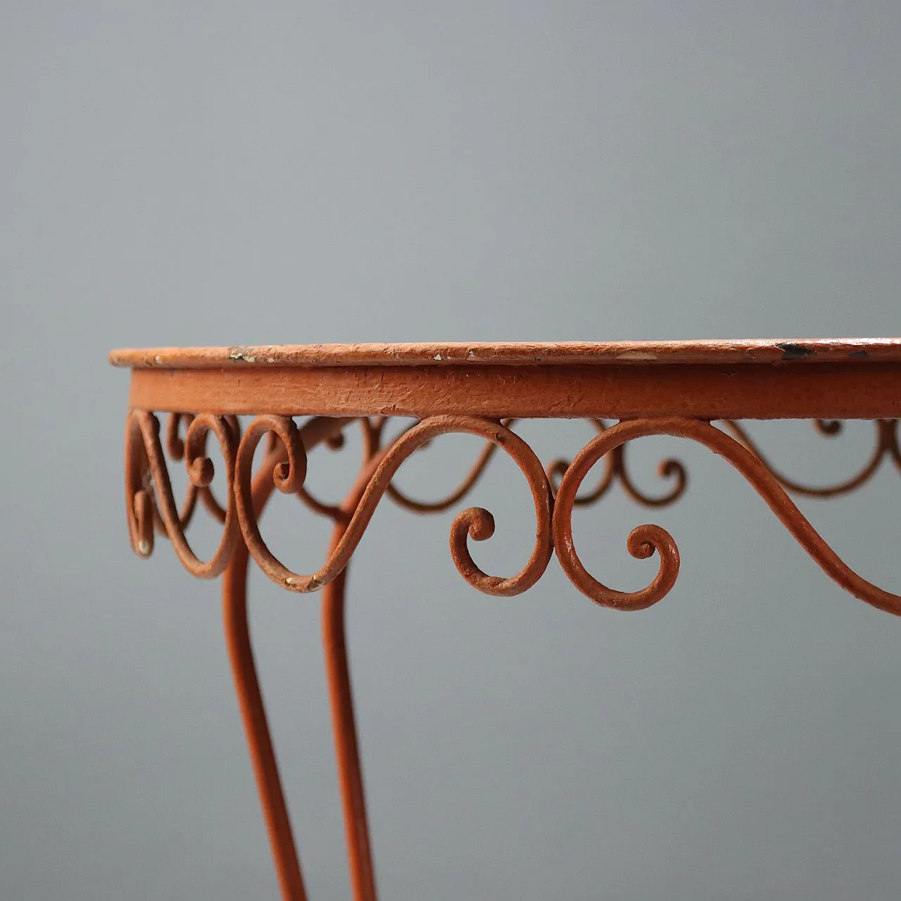 Tavolo da giardino in ferro con piano rotondo, primo '900 4