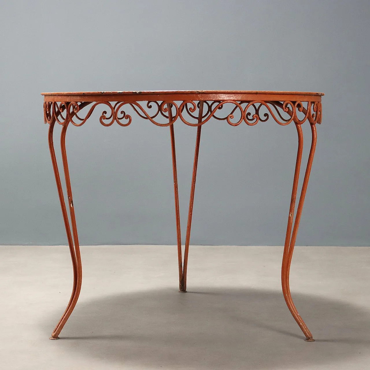 Tavolo da giardino in ferro con piano rotondo, primo '900 7