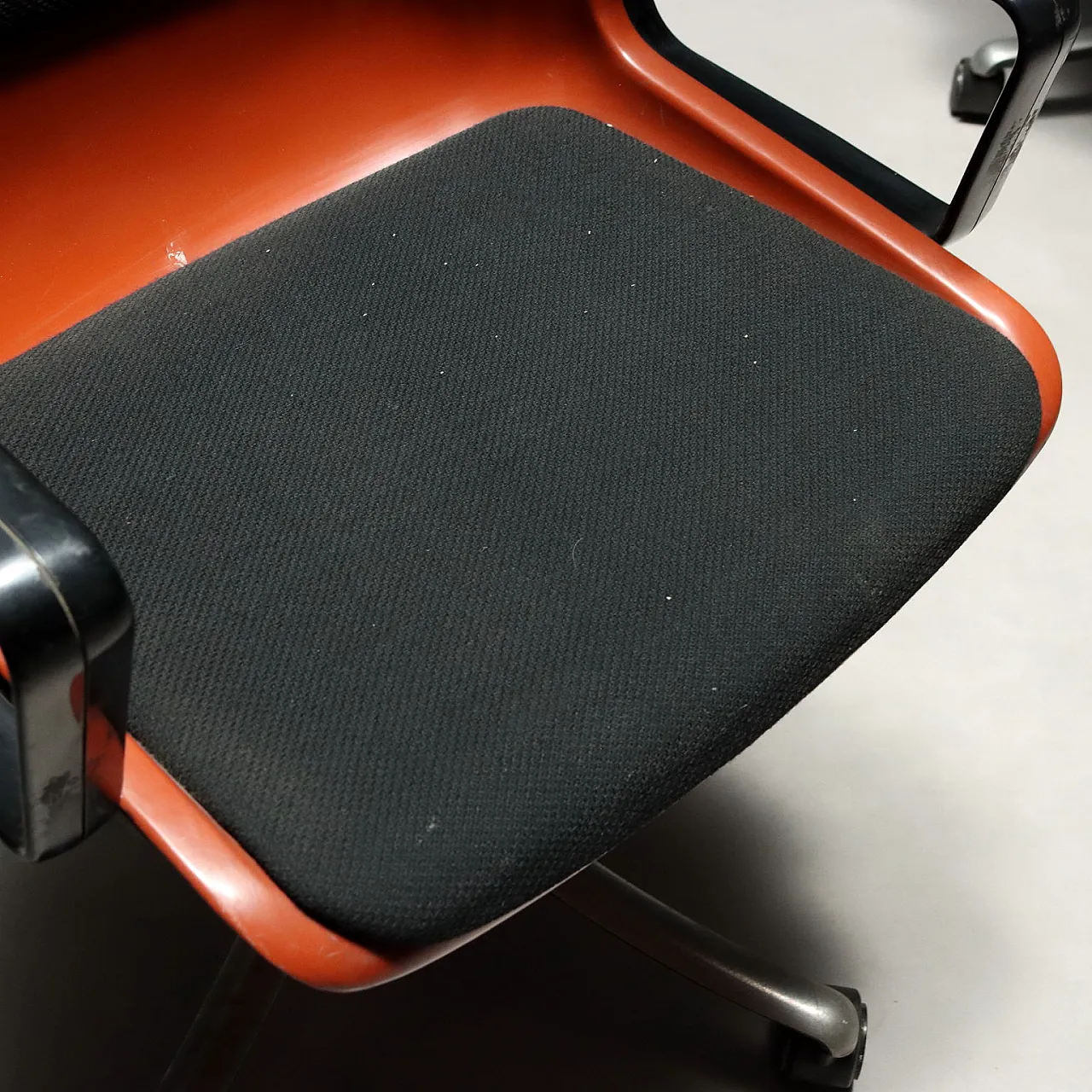 Coppia di sedie Tecno Modus di Osvaldo Borsani, anni '80 5