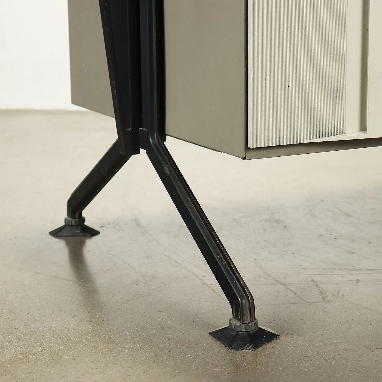 Scrivania Arco di BBPR per Olivetti, fine '900 9