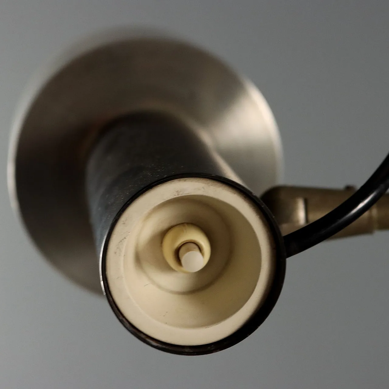 Lampada da terra a tre punti luce in alluminio e ferro, anni '60 8