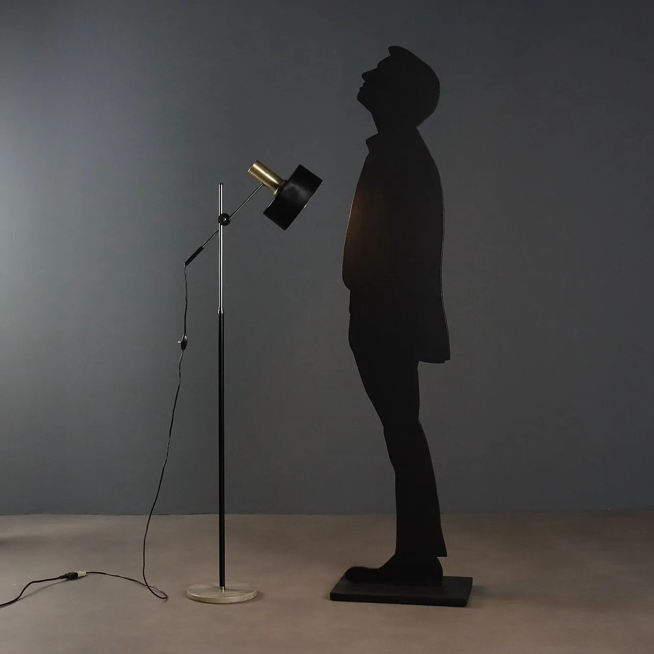 Lampada da terra con base in marmo, metallo e alluminio, '900 2