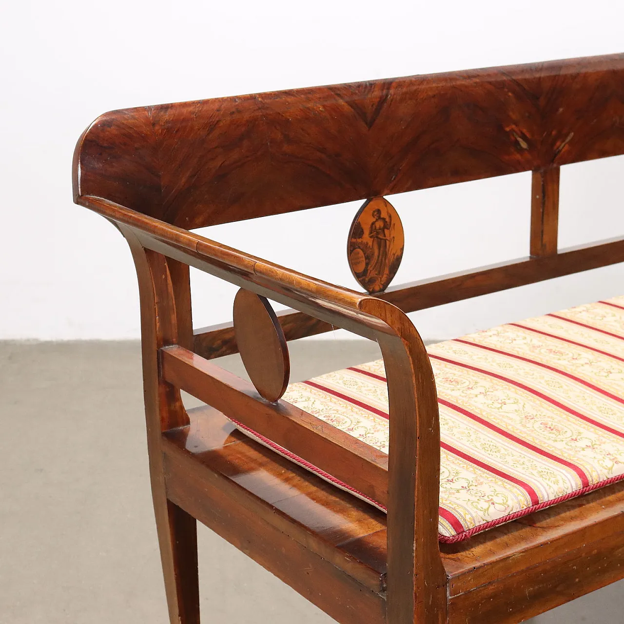 Divanetto Impero in noce e tessuto, '800 3