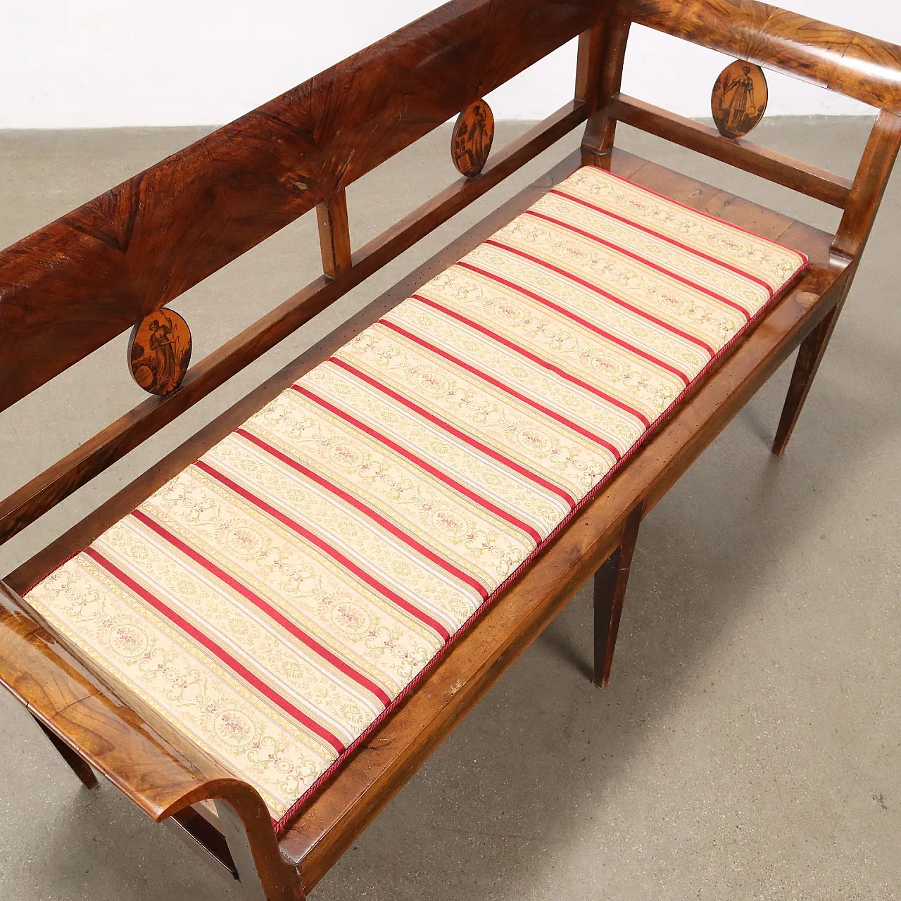 Divanetto Impero in noce e tessuto, '800 9