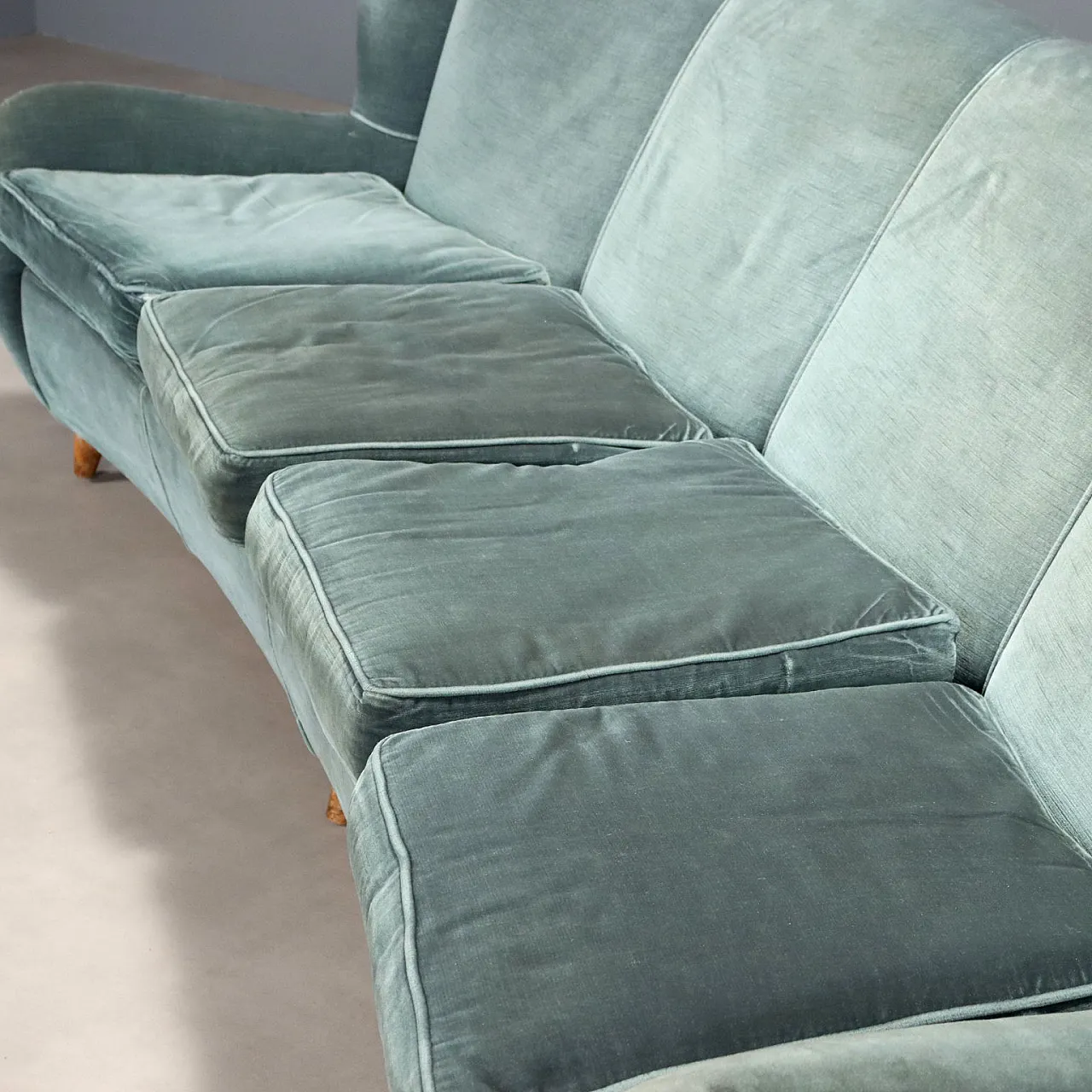 Divano a forma di fagiolo in velluto, metà '900 5