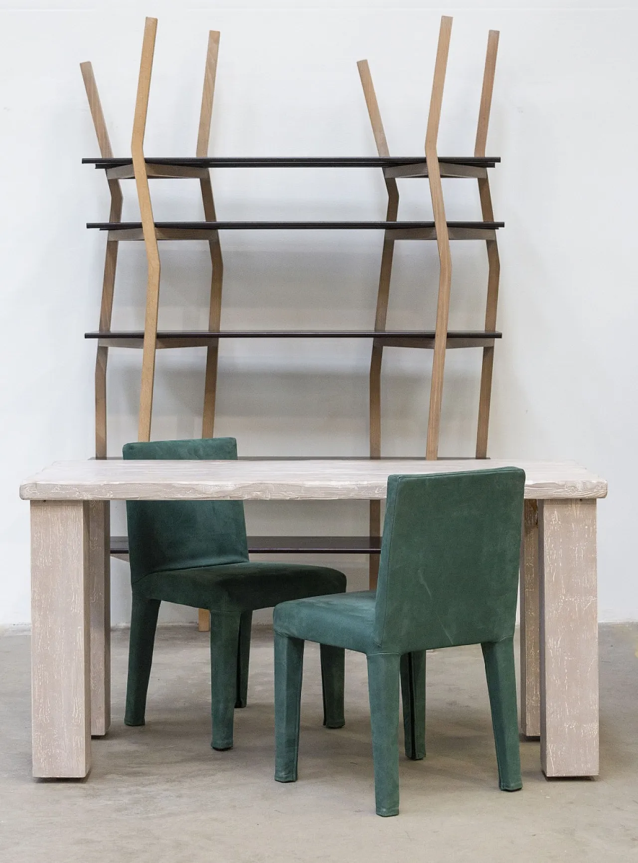 Tavolo artigianale in abete color tortora patinato, '900 8