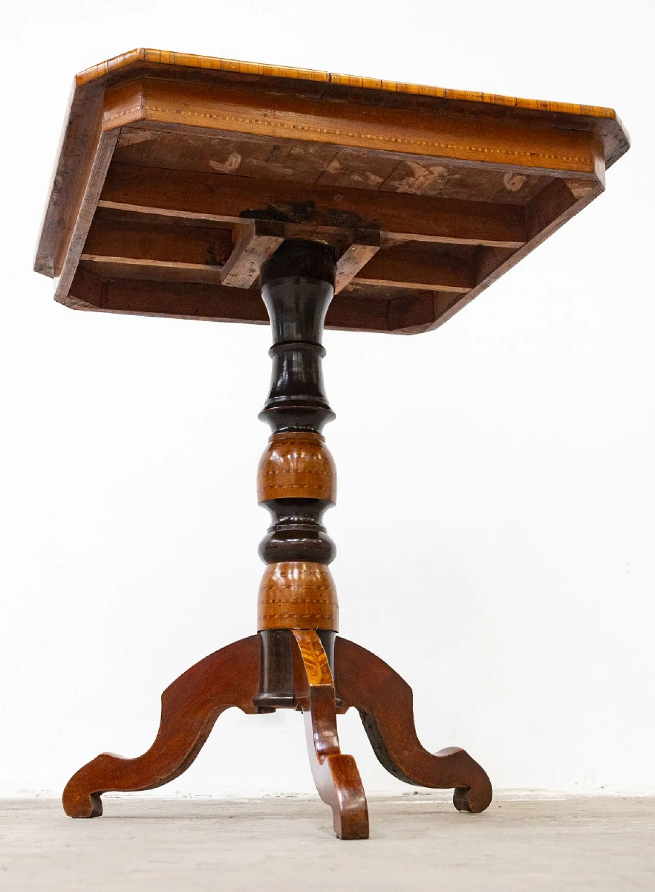 Tavolino Rolo intarsiato, metà '800 4