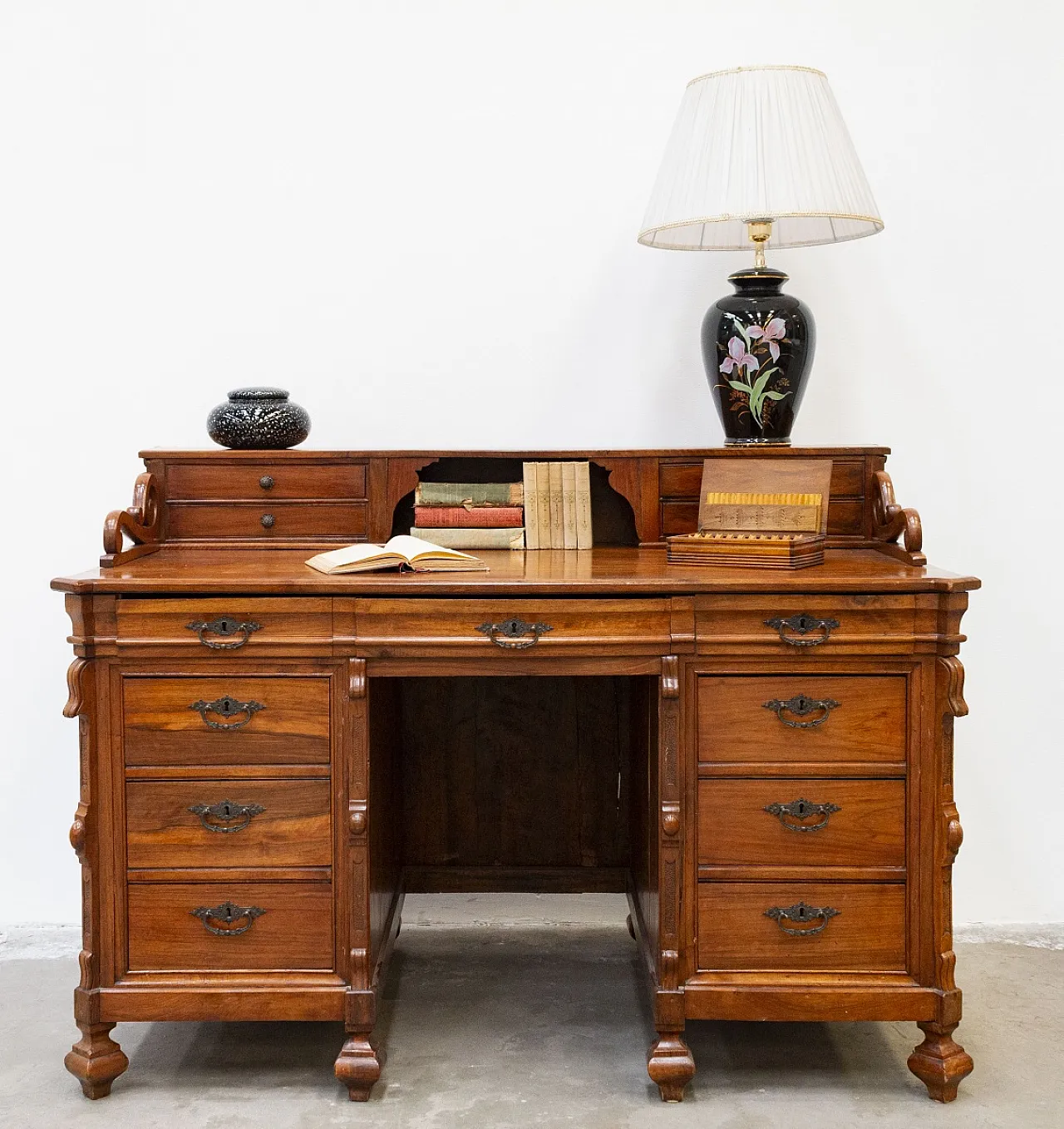 Scrivania in legno di noce, fine '800 2