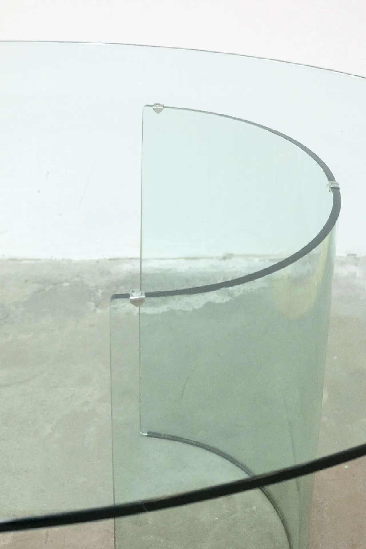 Oval glass table by Fiam, 1980s 5