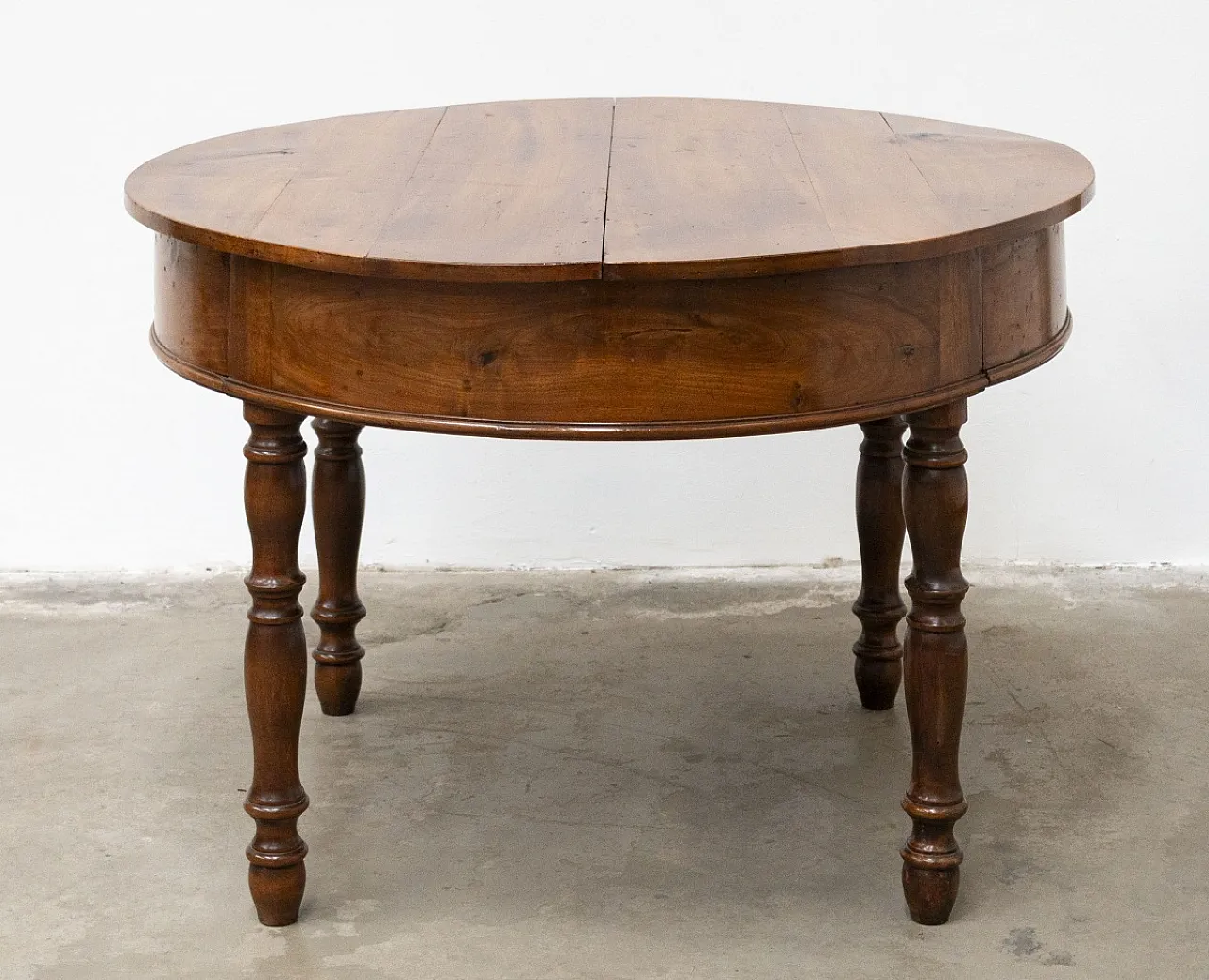Tavolo rotondo in legno di noce, metà '800 2