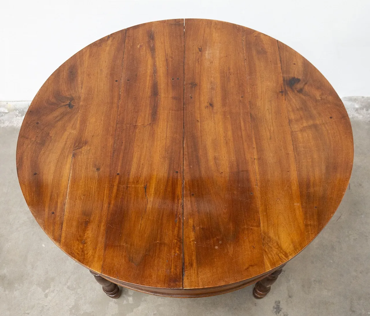 Tavolo rotondo in legno di noce, metà '800 7