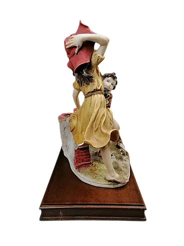 Statua Capodimonte con base in legno ragazzo di Giuseppe Armani, anni '70