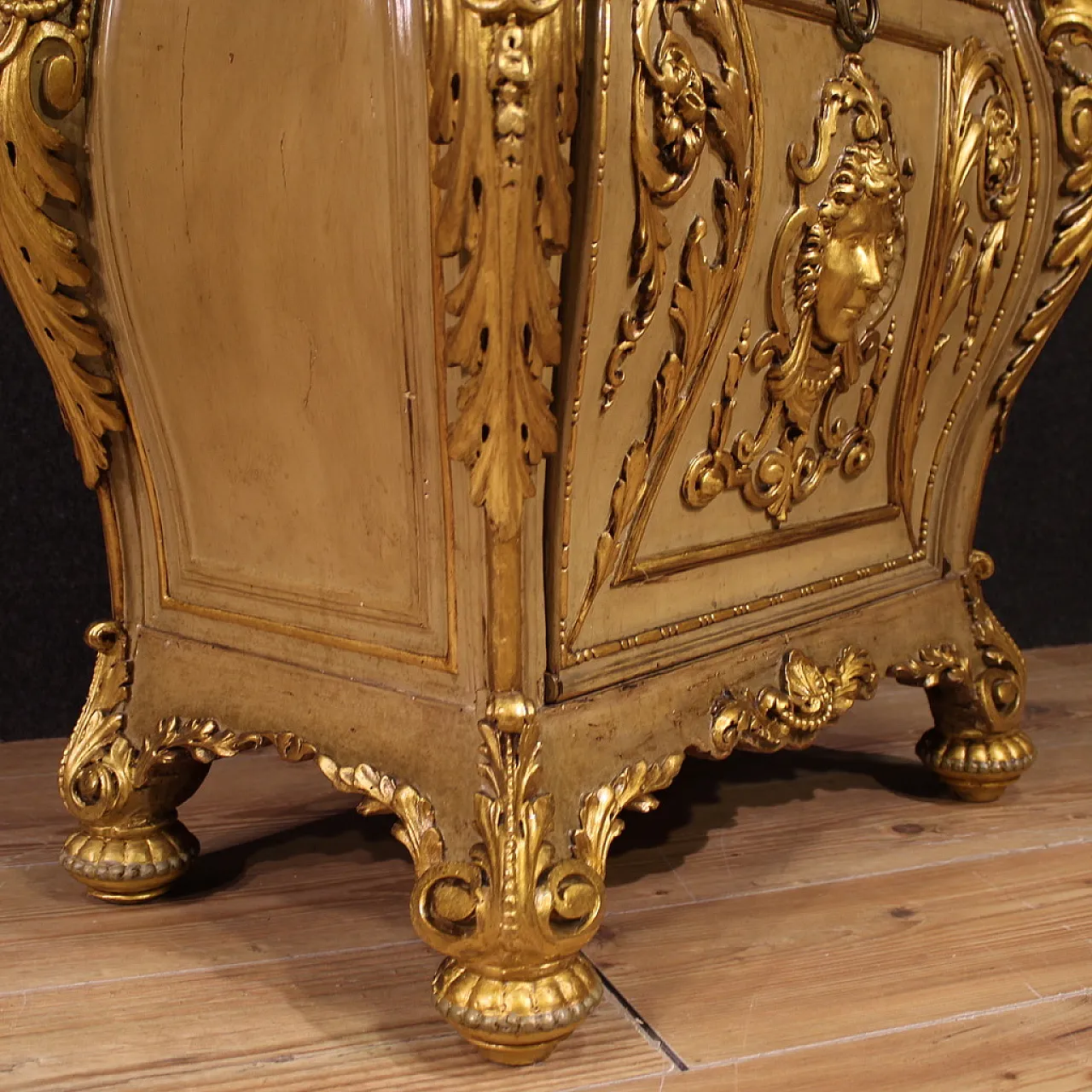Pair of Italian lacquered and gilded bedside tables, 20th century 12