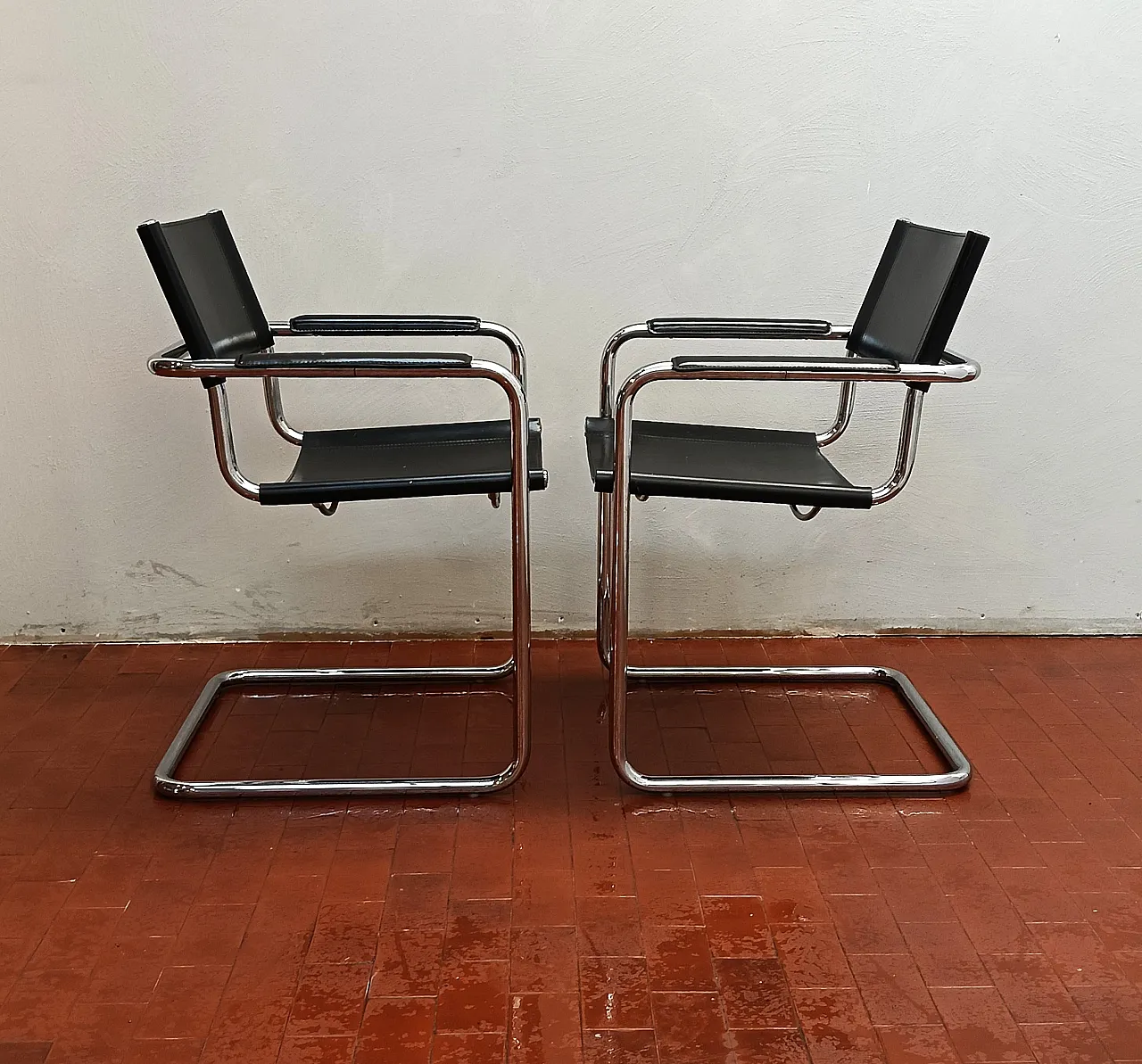 Pair of chairs with armrests by Matteo Grassi, 90s 1