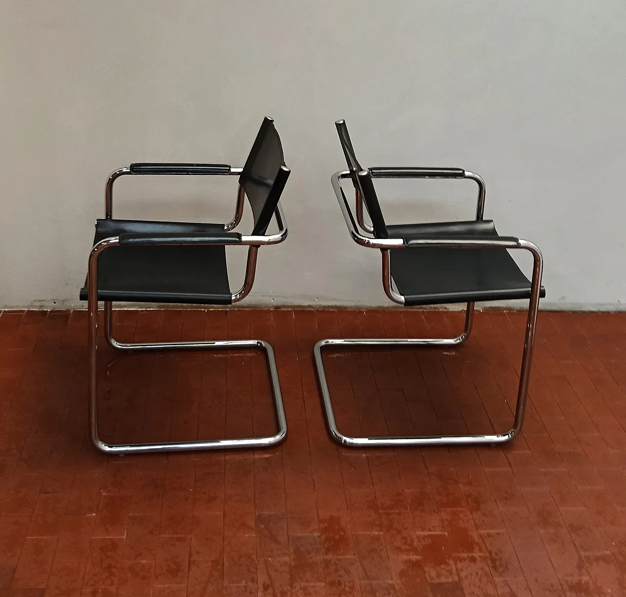 Pair of chairs with armrests by Matteo Grassi, 90s 3