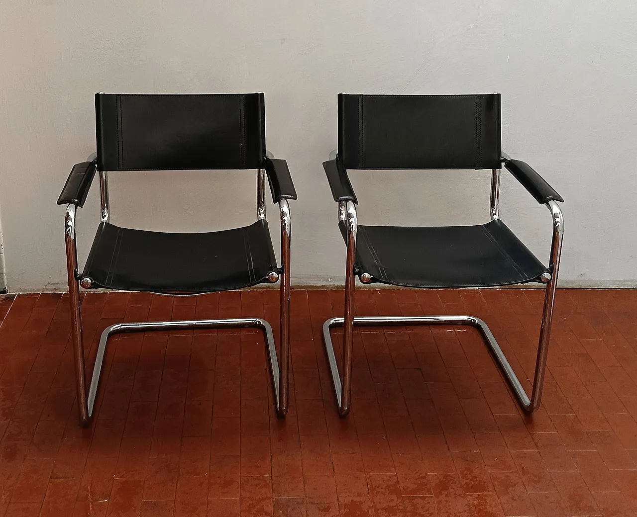 Pair of chairs with armrests by Matteo Grassi, 90s 4