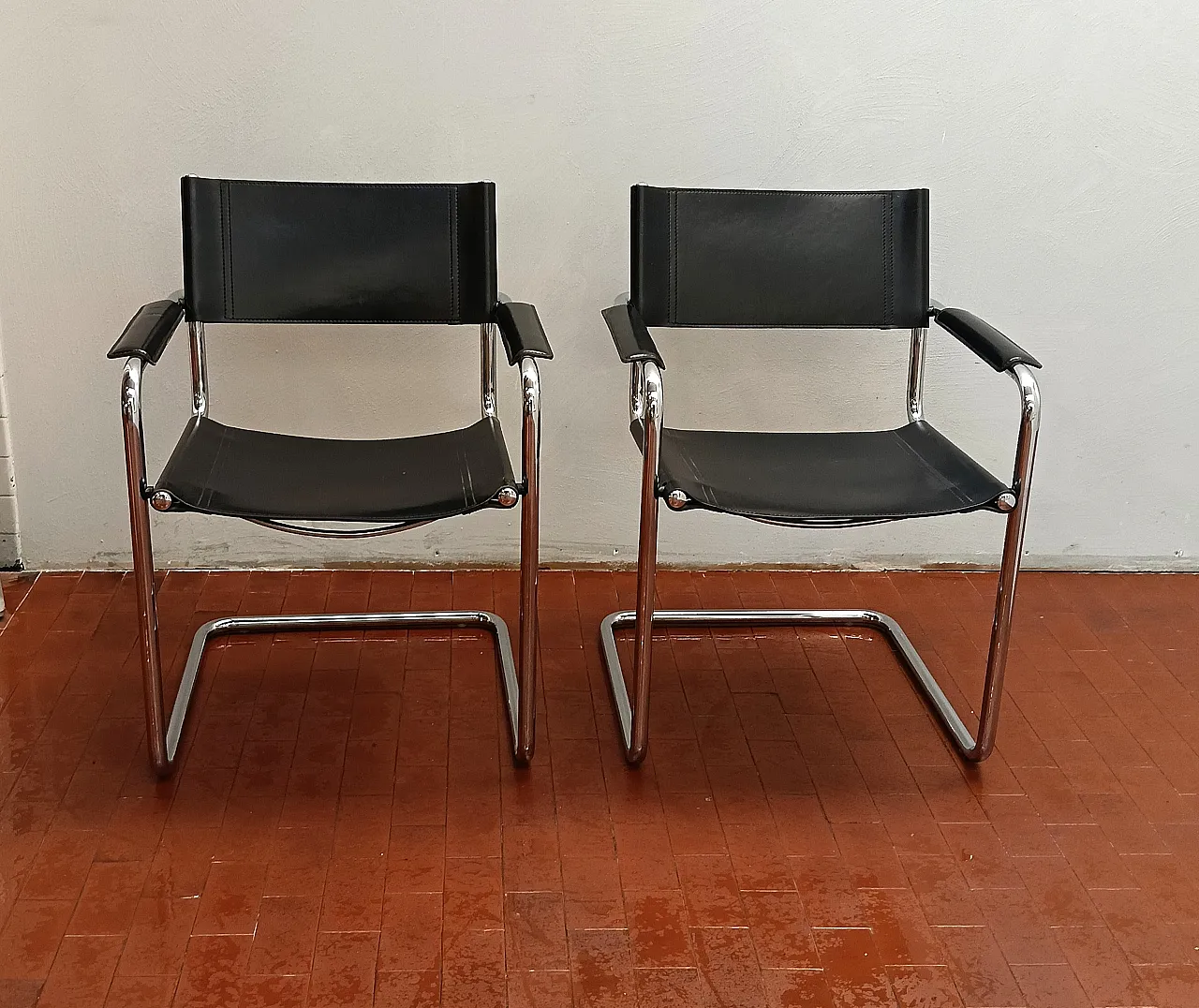 Pair of chairs with armrests by Matteo Grassi, 90s 11