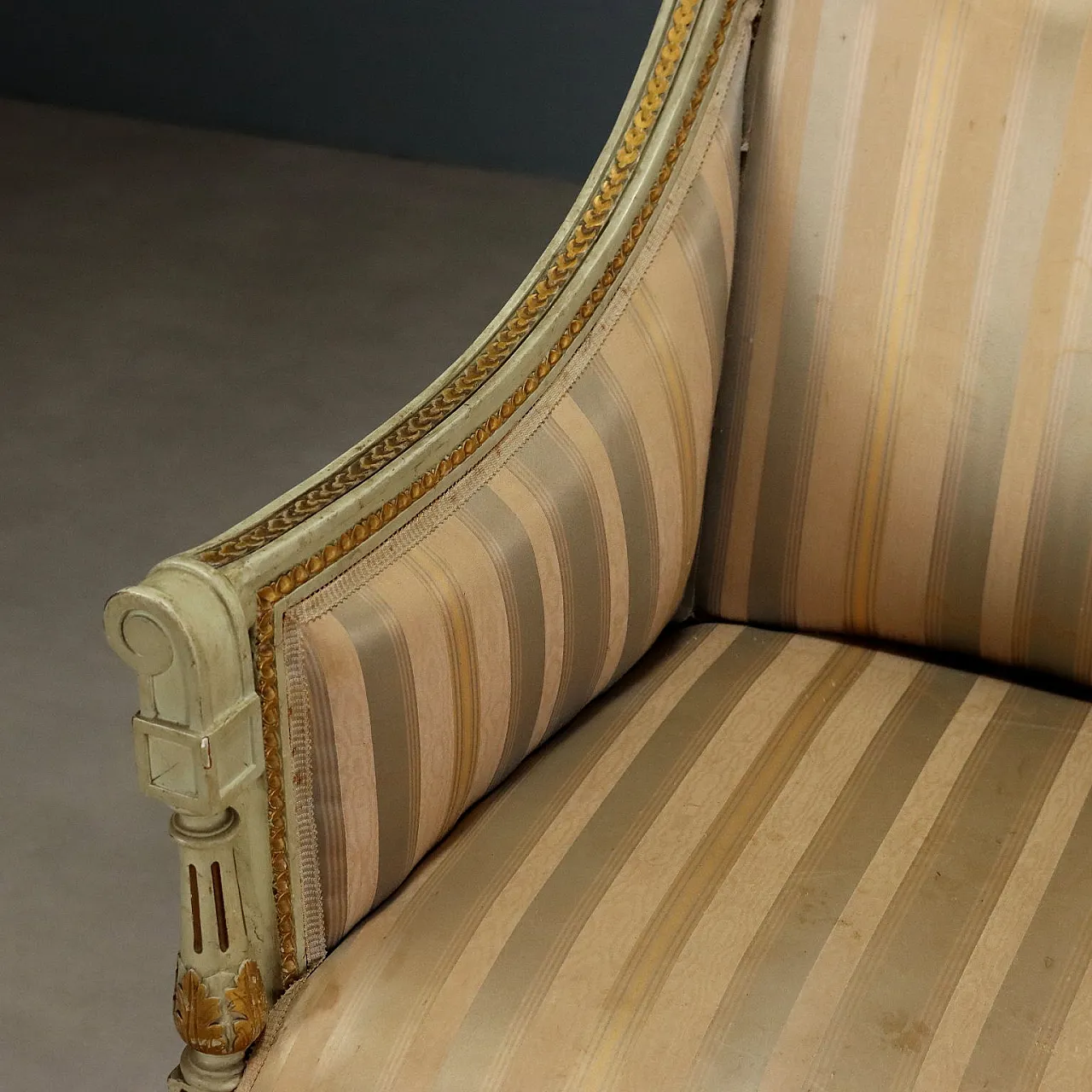 Coppia di poltroncine in legno laccato in stile Neoclassico, fine '800 5