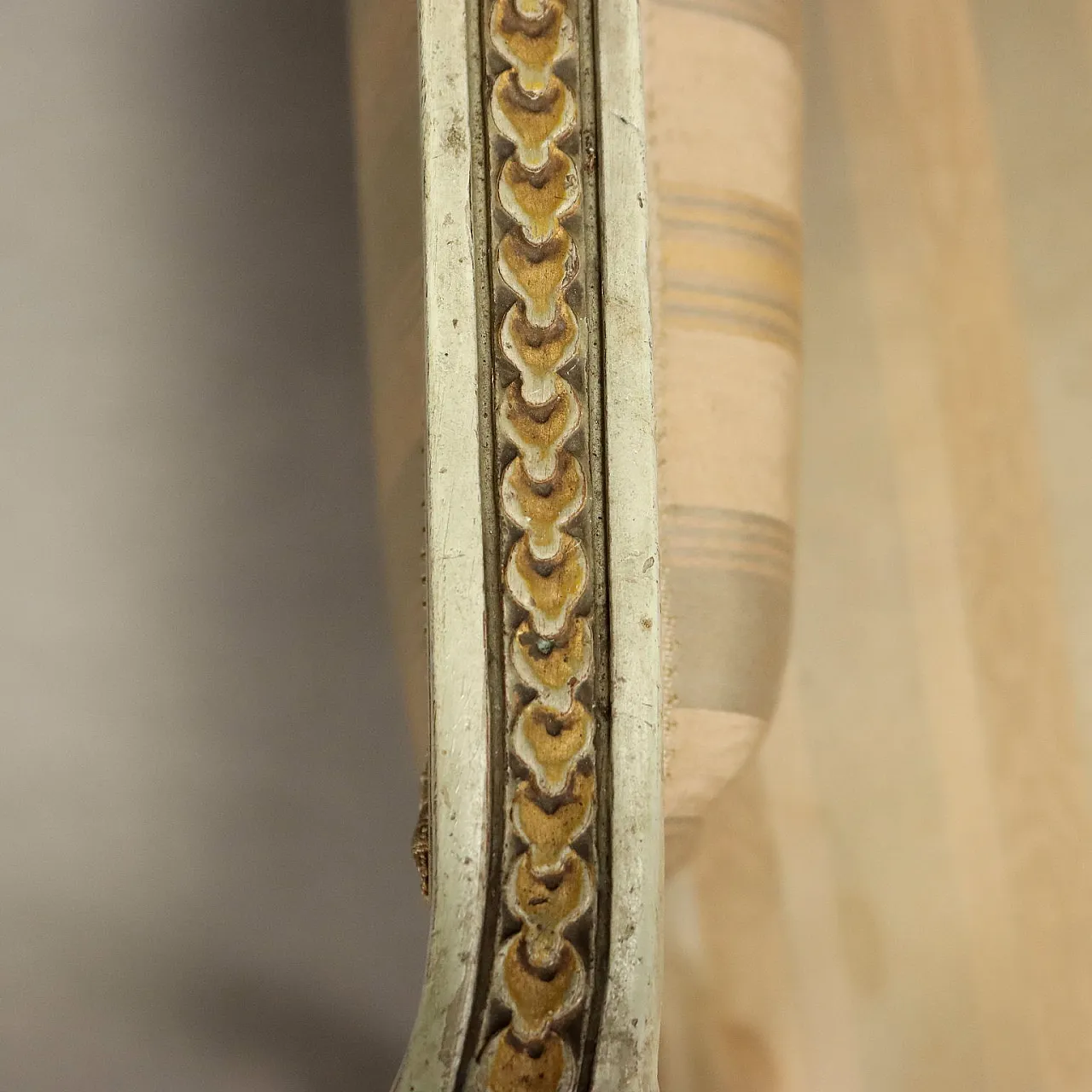 Coppia di poltroncine in legno laccato in stile Neoclassico, fine '800 10