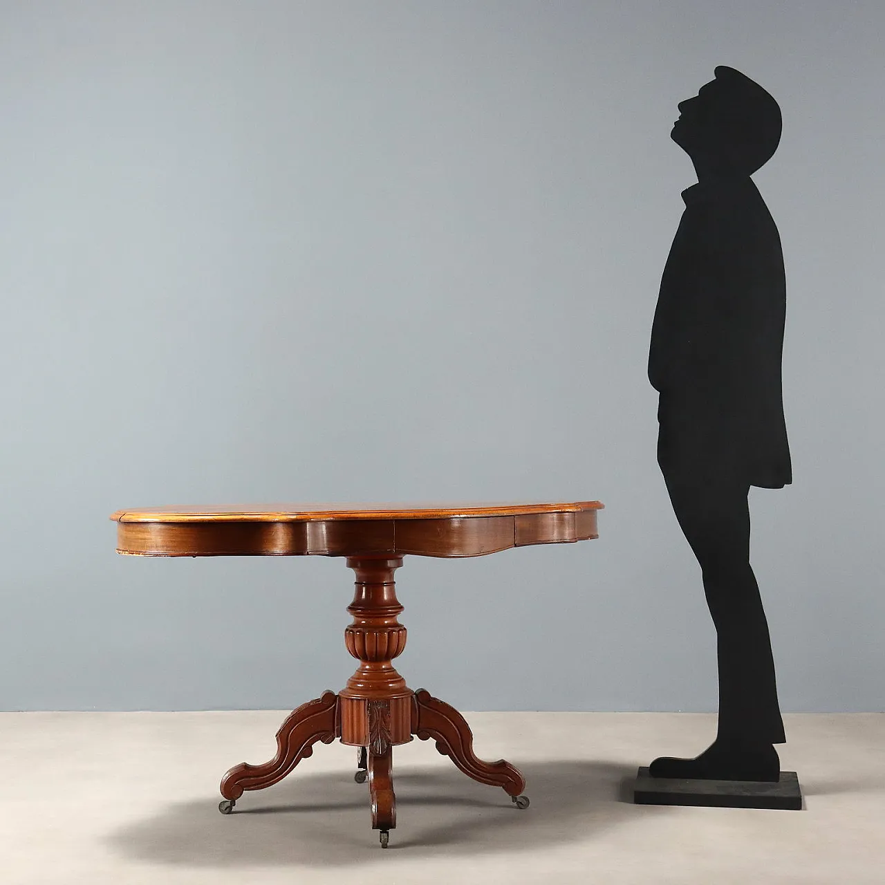 Tavolo in mogano a forma di biscotto, metà '800 2