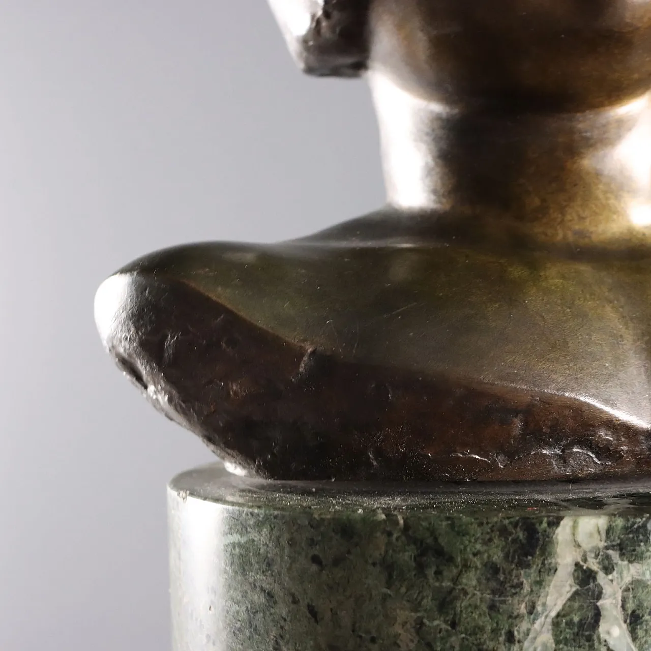 Scultura in bronzo su base in marmo, '900 4