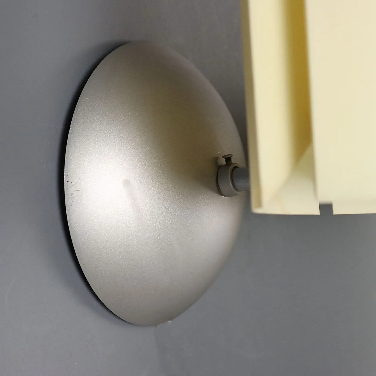 Coppia di applique in alluminio e policarbonato, '900 5