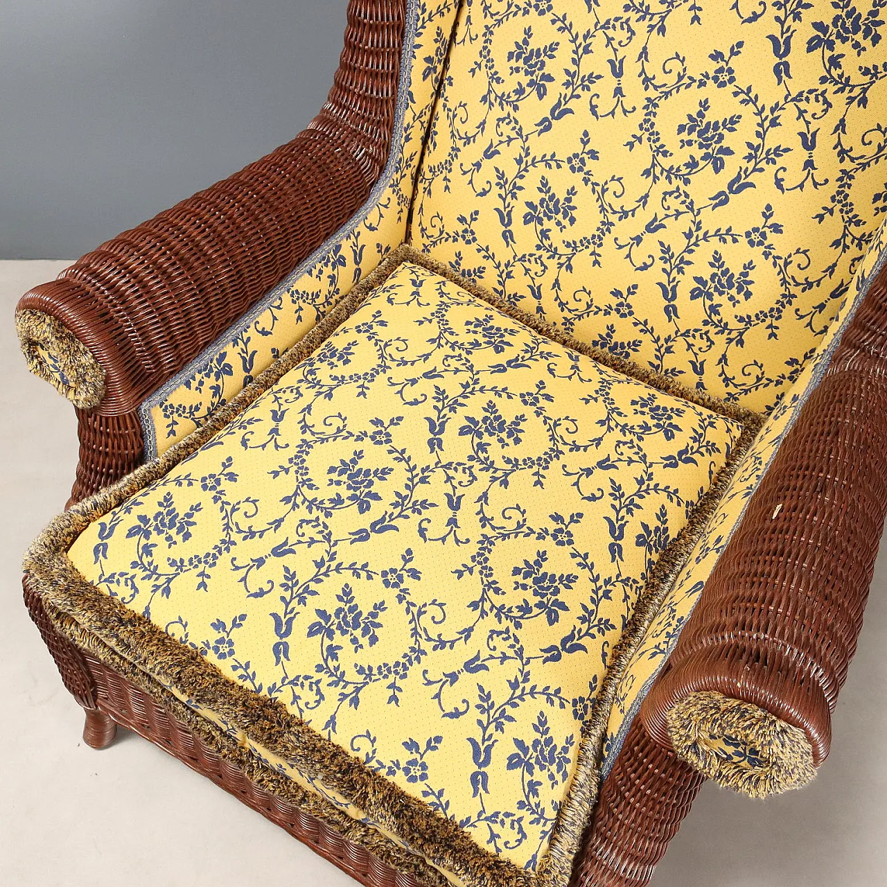 Coppia di poltrone in rattan con pouf, '900 7