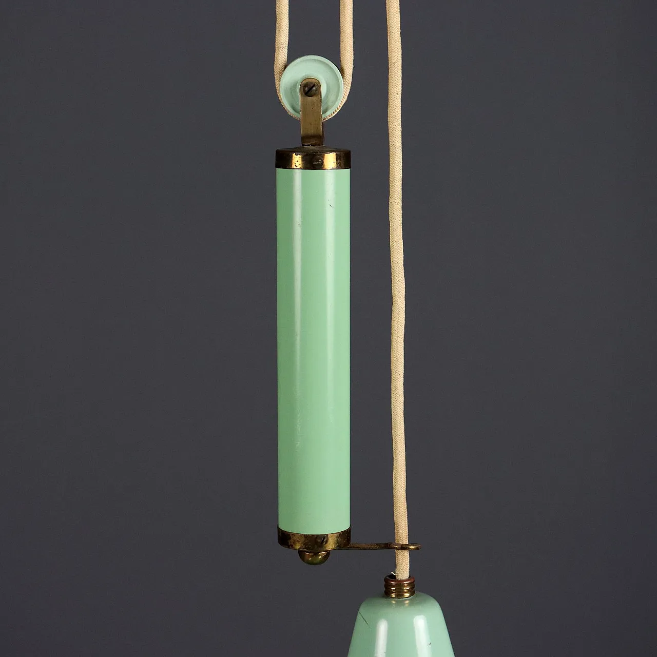 Lampada con meccanismo a discesa e paralume in alluminio, '900 5